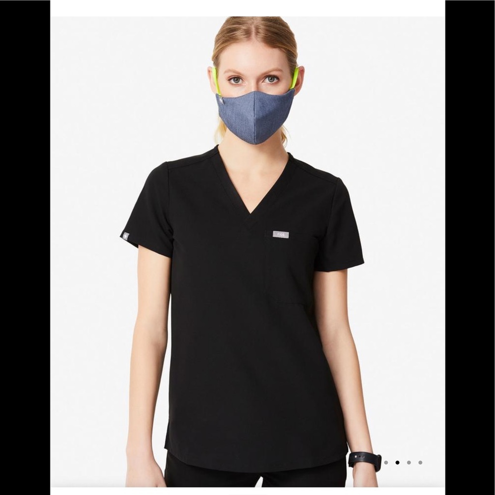 NWT FIGS MASK FIONx PROTECTIVE FACE MASK COVERING